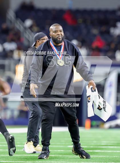 Thumbnail 1 in South Oak Cliff vs. Randle (UIL 5A Division II Football Final) photogallery.