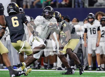 Thumbnail 3 in South Oak Cliff vs. Randle (UIL 5A Division II Football Final) photogallery.
