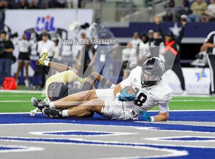 Thumbnail 3 in South Oak Cliff vs. Randle (UIL 5A Division II Football Final) photogallery.
