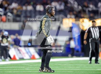 Thumbnail 2 in South Oak Cliff vs. Randle (UIL 5A Division II Football Final) photogallery.
