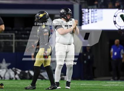 Thumbnail 3 in South Oak Cliff vs. Randle (UIL 5A Division II Football Final) photogallery.