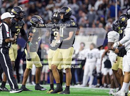 Thumbnail 2 in South Oak Cliff vs. Randle (UIL 5A Division II Football Final) photogallery.