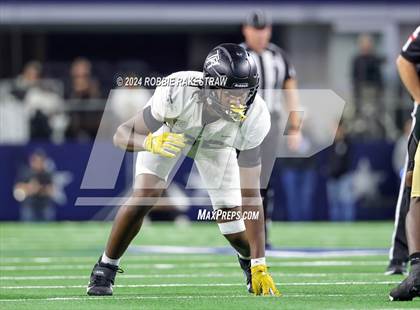 Thumbnail 1 in South Oak Cliff vs. Randle (UIL 5A Division II Football Final) photogallery.