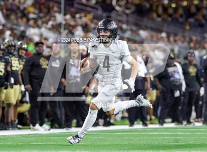 Thumbnail 3 in South Oak Cliff vs. Randle (UIL 5A Division II Football Final) photogallery.