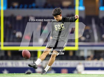 Thumbnail 3 in South Oak Cliff vs. Randle (UIL 5A Division II Football Final) photogallery.