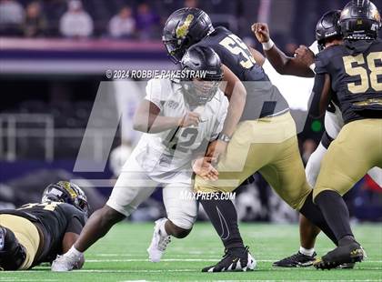 Thumbnail 3 in South Oak Cliff vs. Randle (UIL 5A Division II Football Final) photogallery.