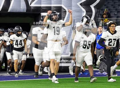 Thumbnail 3 in South Oak Cliff vs. Randle (UIL 5A Division II Football Final) photogallery.