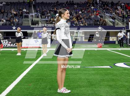 Thumbnail 2 in South Oak Cliff vs. Randle (UIL 5A Division II Football Final) photogallery.