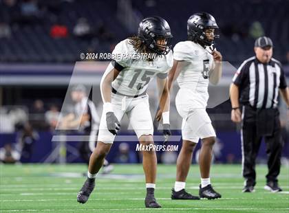 Thumbnail 2 in South Oak Cliff vs. Randle (UIL 5A Division II Football Final) photogallery.