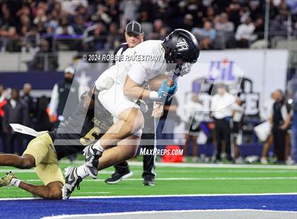 Thumbnail 1 in South Oak Cliff vs. Randle (UIL 5A Division II Football Final) photogallery.