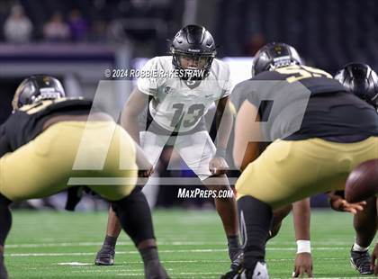 Thumbnail 2 in South Oak Cliff vs. Randle (UIL 5A Division II Football Final) photogallery.
