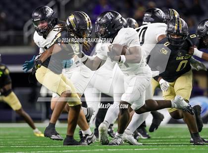 Thumbnail 2 in South Oak Cliff vs. Randle (UIL 5A Division II Football Final) photogallery.
