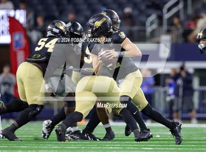 Thumbnail 2 in South Oak Cliff vs. Randle (UIL 5A Division II Football Final) photogallery.