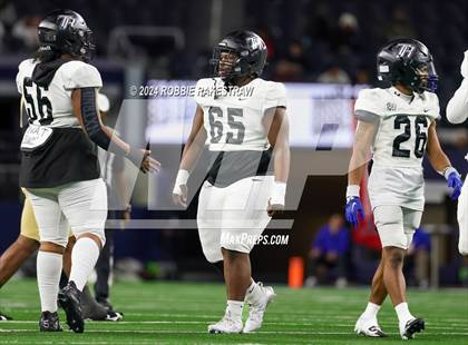 Thumbnail 2 in South Oak Cliff vs. Randle (UIL 5A Division II Football Final) photogallery.