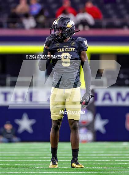 Thumbnail 3 in South Oak Cliff vs. Randle (UIL 5A Division II Football Final) photogallery.