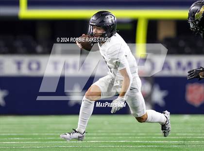 Thumbnail 2 in South Oak Cliff vs. Randle (UIL 5A Division II Football Final) photogallery.