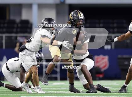 Thumbnail 2 in South Oak Cliff vs. Randle (UIL 5A Division II Football Final) photogallery.