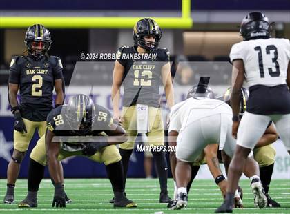 Thumbnail 2 in South Oak Cliff vs. Randle (UIL 5A Division II Football Final) photogallery.