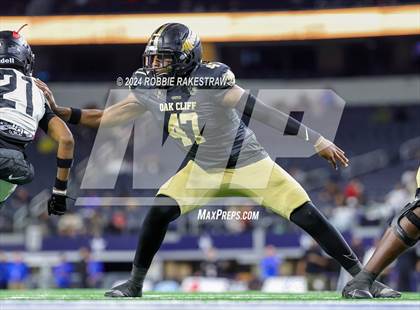 Thumbnail 1 in South Oak Cliff vs. Randle (UIL 5A Division II Football Final) photogallery.
