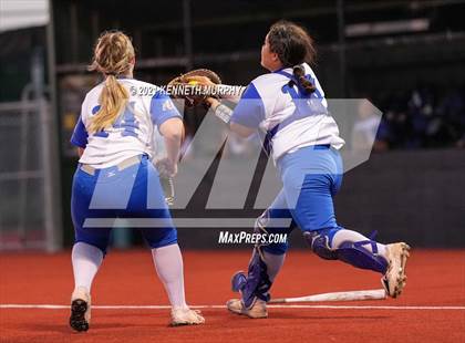 Thumbnail 2 in Venus vs Celina (UIL 4A Area Playoff) photogallery.