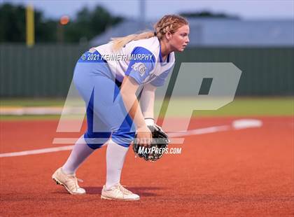 Thumbnail 2 in Venus vs Celina (UIL 4A Area Playoff) photogallery.