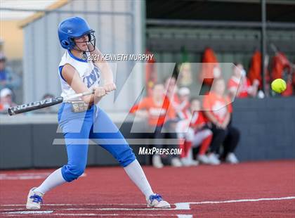 Thumbnail 3 in Venus vs Celina (UIL 4A Area Playoff) photogallery.