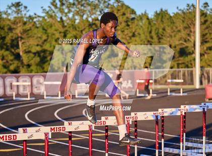 Thumbnail 1 in Dog Pound Invitational (300M Hurdles) photogallery.