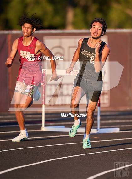 Thumbnail 1 in Dog Pound Invitational (300M Hurdles) photogallery.