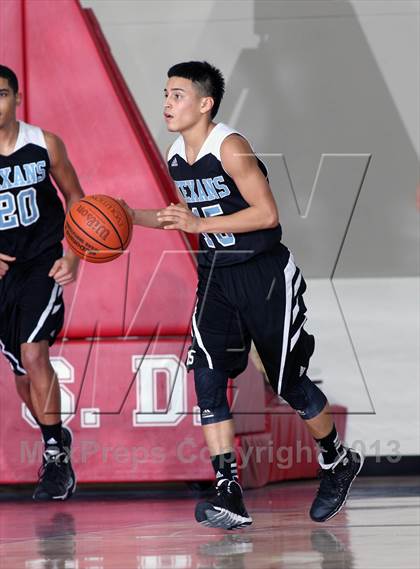Thumbnail 2 in Sam Rayburn vs. Memorial (McDonald's Texas Invitational) photogallery.