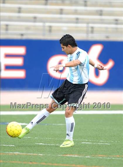 Thumbnail 2 in Agoura vs. El Camino Real (Crespi-Harvard Westlake Tournament) photogallery.