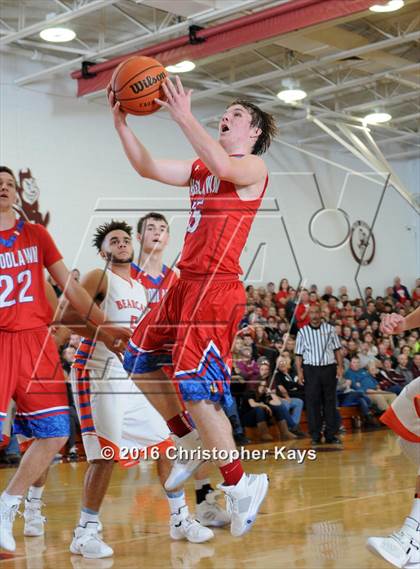 Thumbnail 1 in Woodlawn vs Christopher (Sesser-Valier Holiday Tournament) photogallery.