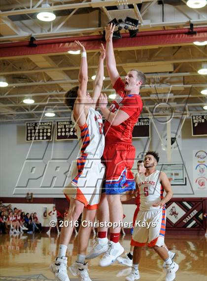 Thumbnail 2 in Woodlawn vs Christopher (Sesser-Valier Holiday Tournament) photogallery.
