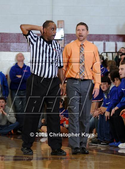 Thumbnail 3 in Woodlawn vs Christopher (Sesser-Valier Holiday Tournament) photogallery.