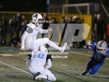 Thumbnail 3 in Arroyo vs. La Jolla Country Day (CIF SoCal Regional Division 5-A Final) photogallery.