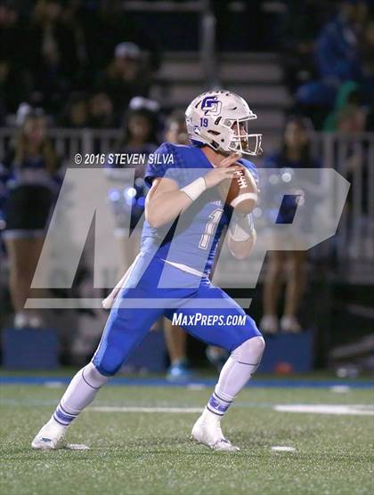 Thumbnail 3 in Arroyo vs. La Jolla Country Day (CIF SoCal Regional Division 5-A Final) photogallery.