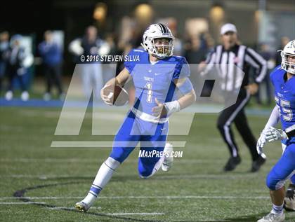 Thumbnail 3 in Arroyo vs. La Jolla Country Day (CIF SoCal Regional Division 5-A Final) photogallery.
