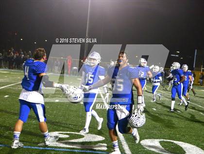 Thumbnail 2 in Arroyo vs. La Jolla Country Day (CIF SoCal Regional Division 5-A Final) photogallery.