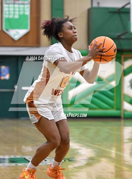 Thumbnail 3 in Centennial vs. Clovis West (St. Mary's MLK Showcase) photogallery.
