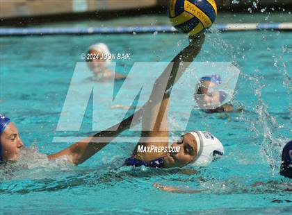 Thumbnail 2 in Carlmont vs St. Ignatius College Preparatory (Amanda MacDonald Tournament) photogallery.