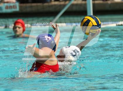 Thumbnail 3 in Carlmont vs St. Ignatius College Preparatory (Amanda MacDonald Tournament) photogallery.