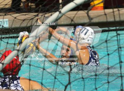 Thumbnail 2 in Carlmont vs St. Ignatius College Preparatory (Amanda MacDonald Tournament) photogallery.