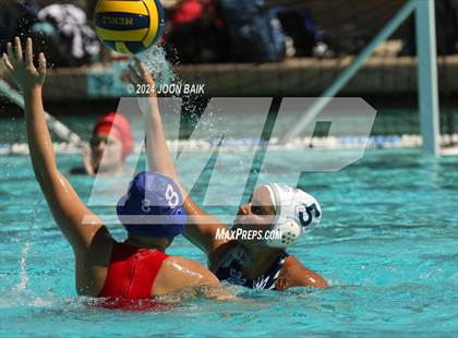 Thumbnail 2 in Carlmont vs St. Ignatius College Preparatory (Amanda MacDonald Tournament) photogallery.