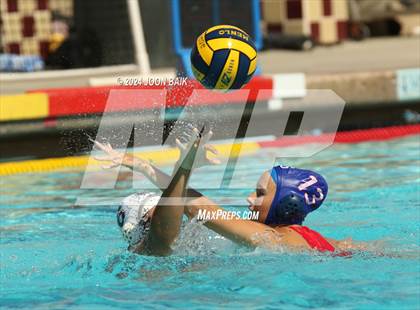 Thumbnail 2 in Carlmont vs St. Ignatius College Preparatory (Amanda MacDonald Tournament) photogallery.