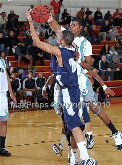 Thumbnail 2 in Clovis East vs. Sheldon (Father Kelly Tribute) photogallery.