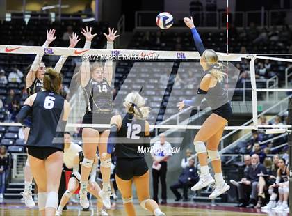 Thumbnail 2 in Gunter vs. Bushland (UIL 3A Final) photogallery.