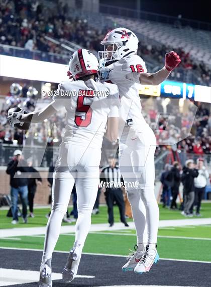 Thumbnail 3 in Argyle vs Walnut Grove (UIL Football 5A Division II Regional Semifinal) photogallery.