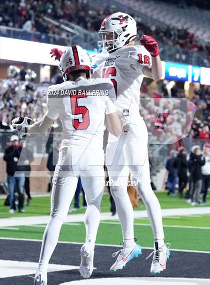 Thumbnail 1 in Argyle vs Walnut Grove (UIL Football 5A Division II Regional Semifinal) photogallery.
