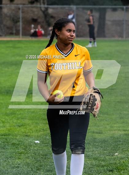 Thumbnail 3 in Calvary Chapel vs. Foothill (Laguna Hills Classic) photogallery.