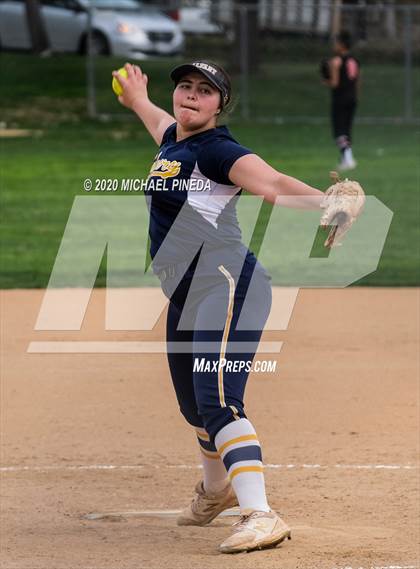 Thumbnail 1 in Calvary Chapel vs. Foothill (Laguna Hills Classic) photogallery.