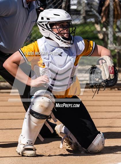 Thumbnail 3 in Calvary Chapel vs. Foothill (Laguna Hills Classic) photogallery.